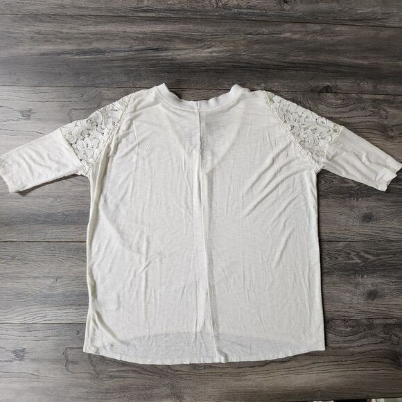 Dolan Left Coast Collection Women's Mixed Fabric Short Sleeve Vneck Shirt Sz XS - Picture 3 of 3